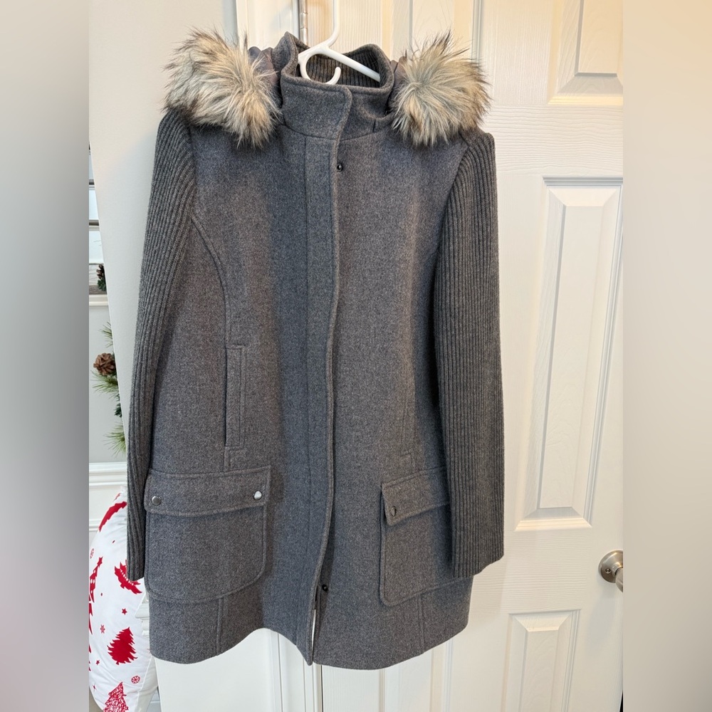 Women’s Talbots Grey Coat w/Sweater Sleeves & removable hood w/Faux Fur Trim